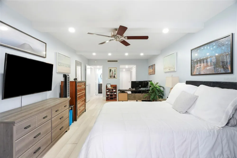 17920 GULF BOULEVARD #1502 St Petersburg, FL 33708