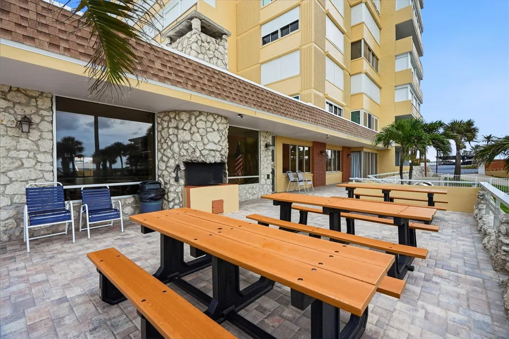 17920 GULF BOULEVARD #1502 St Petersburg, FL 33708