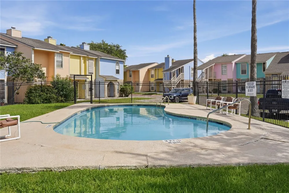 6702 Everhart #U-104 Corpus Christi, TX 78413