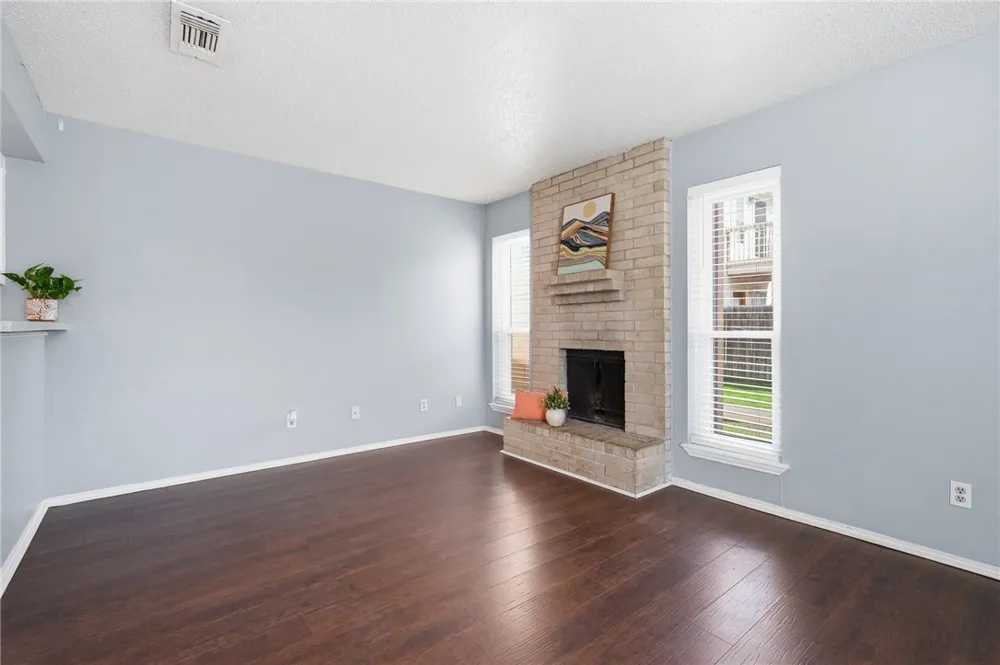 6702 Everhart #U-104 Corpus Christi, TX 78413