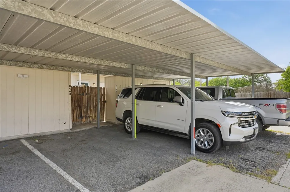 6702 Everhart #U-104 Corpus Christi, TX 78413
