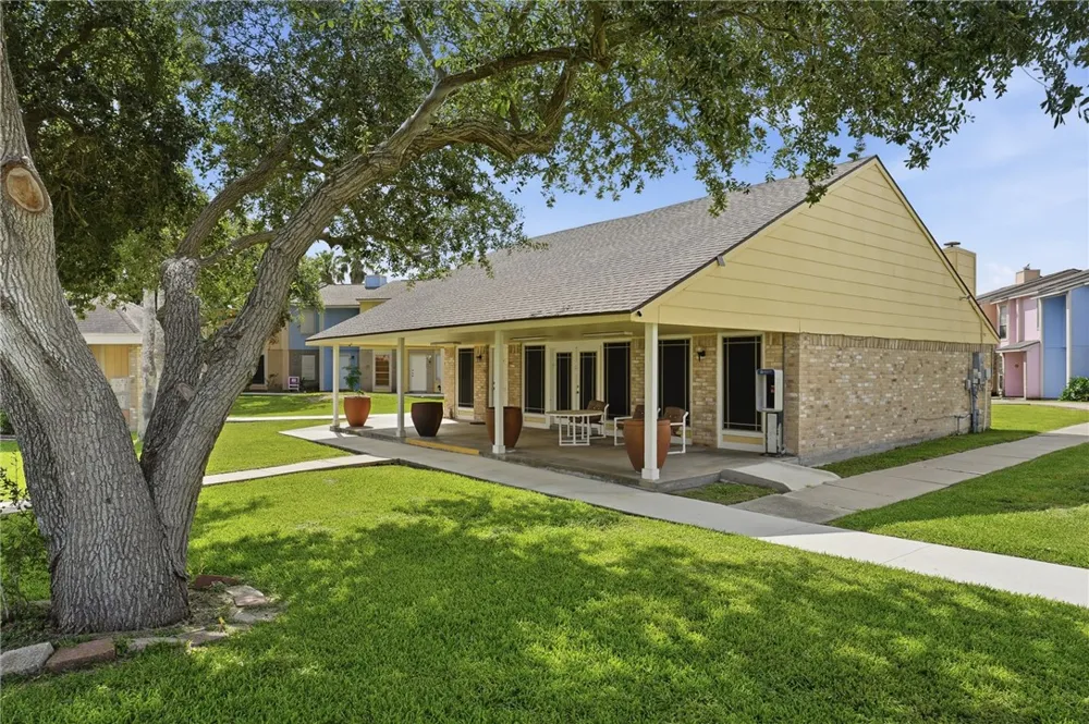 6702 Everhart #U-104 Corpus Christi, TX 78413