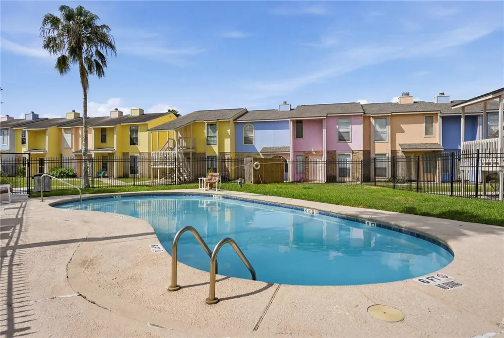 6702 Everhart #U-104 Corpus Christi, TX 78413