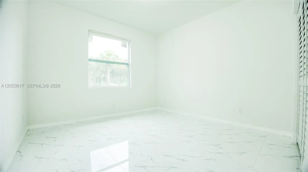 2524 LAKEVIEW DR Lehigh Acres, FL 33936