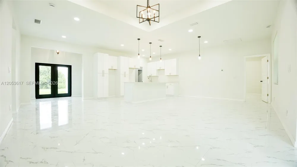 2524 LAKEVIEW DR Lehigh Acres, FL 33936