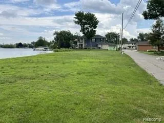 9510 Buckingham White Lake Charter Township, MI 48386