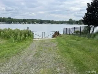 9510 Buckingham White Lake Charter Township, MI 48386