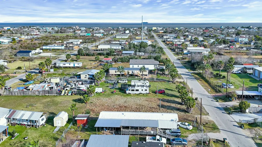 526 15th Street Dickinson, TX 77539