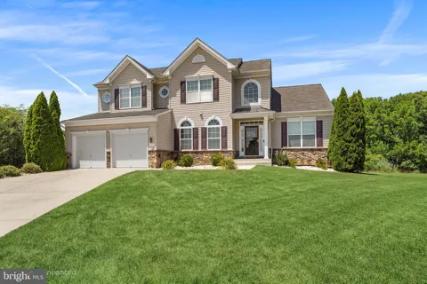 157 CROMWELL COURT