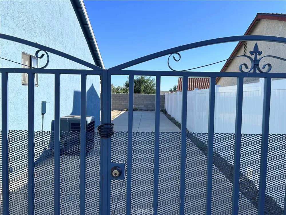 328 Blue Ridge San Jacinto, CA 92583