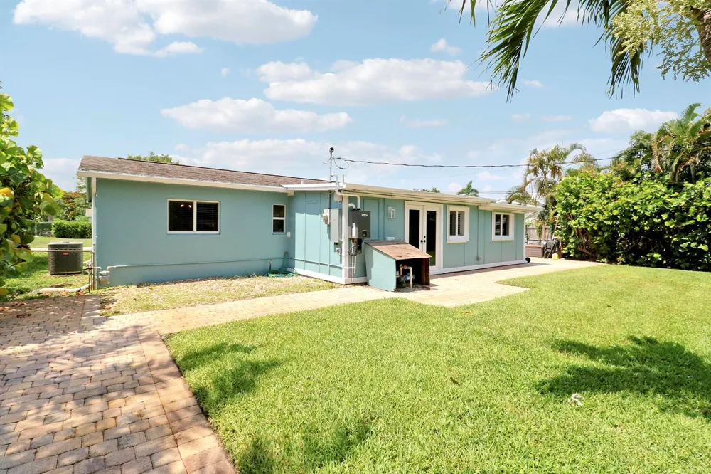 940 Dogwood Road North Palm Beach, FL 33408