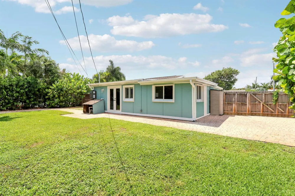 940 Dogwood Road North Palm Beach, FL 33408