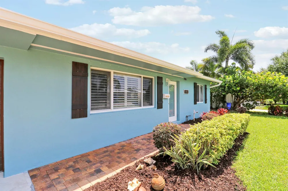 940 Dogwood Road North Palm Beach, FL 33408