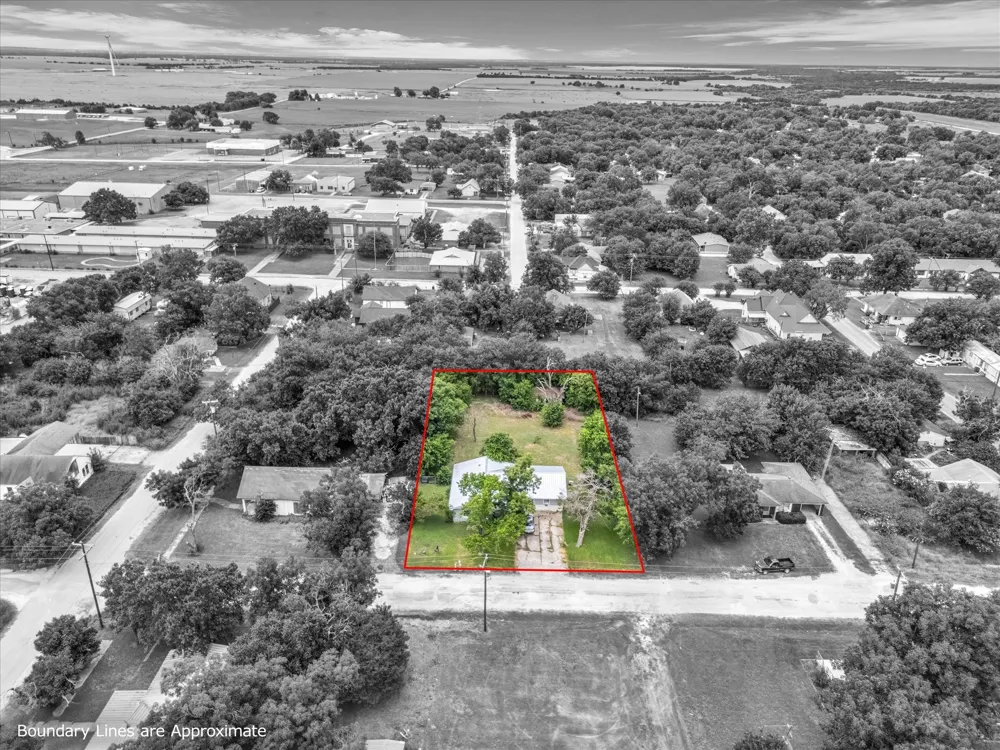 610 E Limestone Avenue Mart, TX 76664
