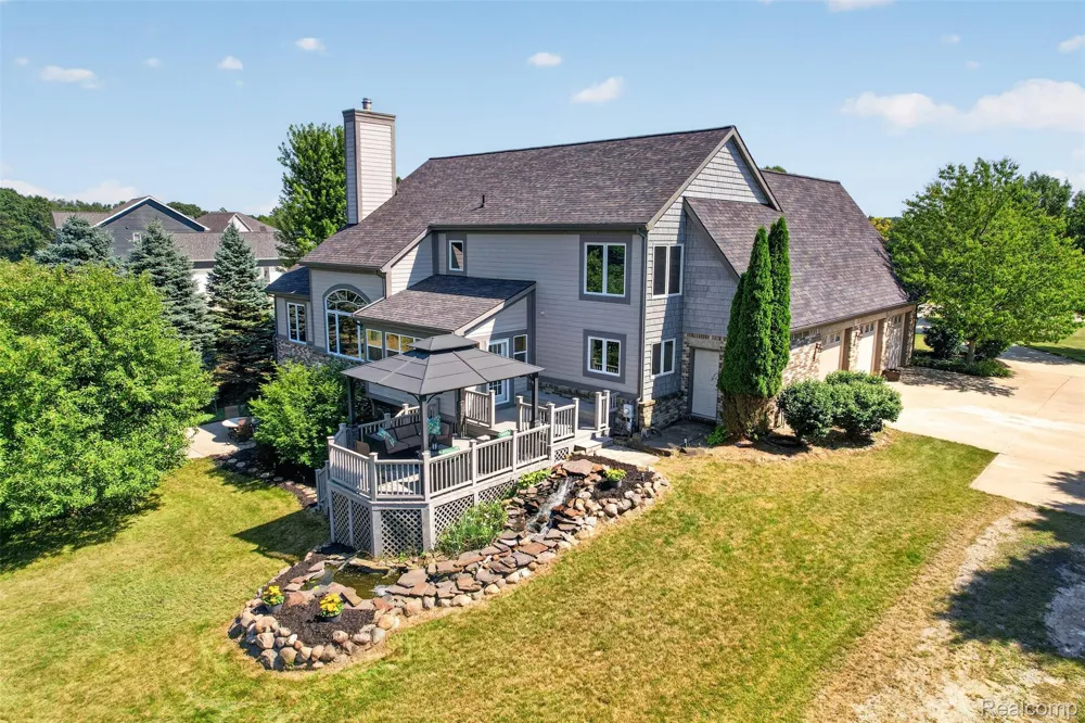 5372 Stone Garden Drive Marion Township, MI 48843