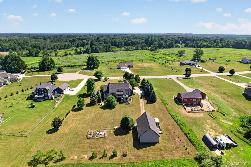 5372 Stone Garden Drive Marion Township, MI 48843