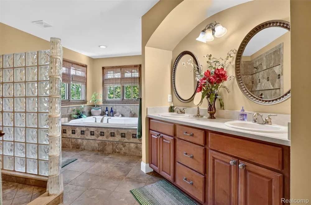5372 Stone Garden Drive Marion Township, MI 48843