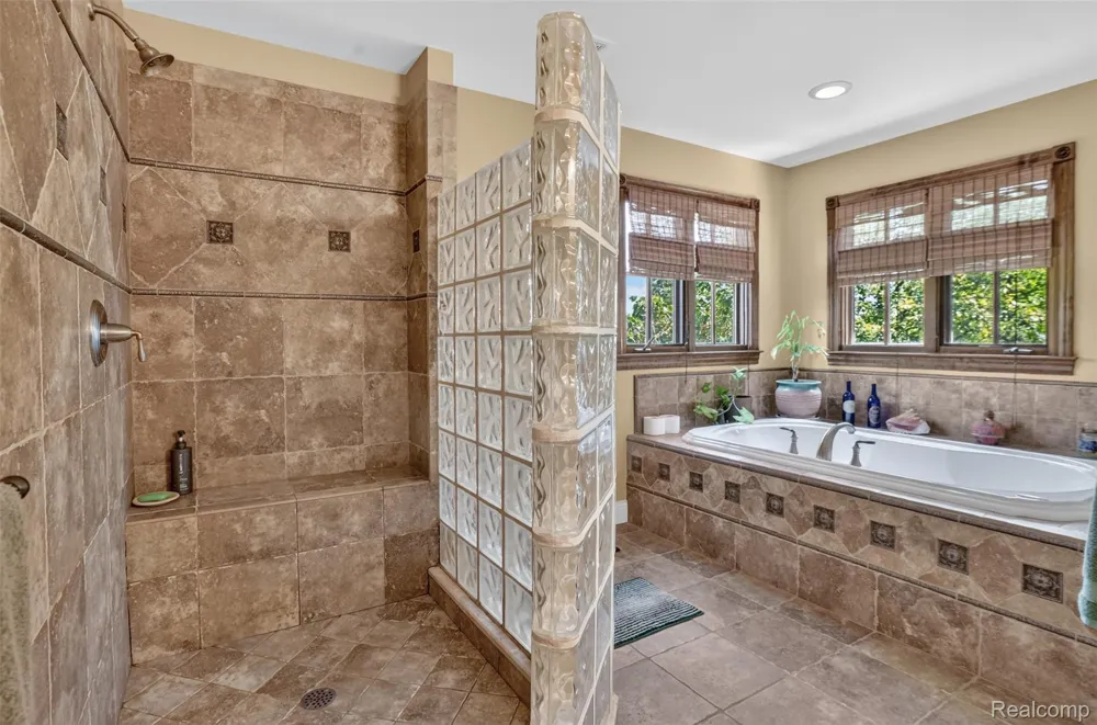 5372 Stone Garden Drive Marion Township, MI 48843