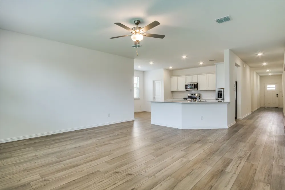 1228 Almond Road Azle, TX 76020