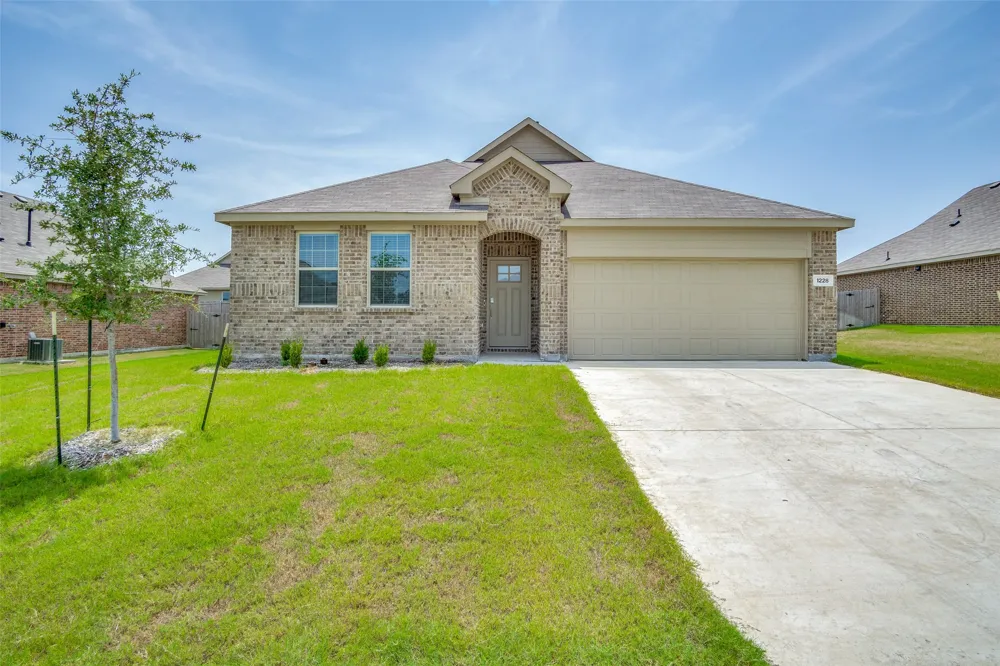 1228 Almond Road Azle, TX 76020