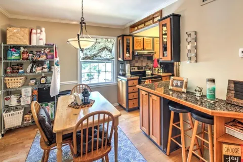 59 Monet Court NW
