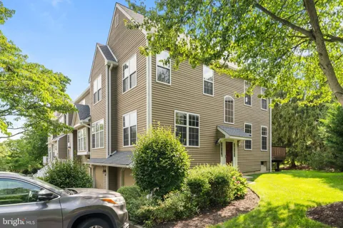 158 WEYBRIDGE DRIVE