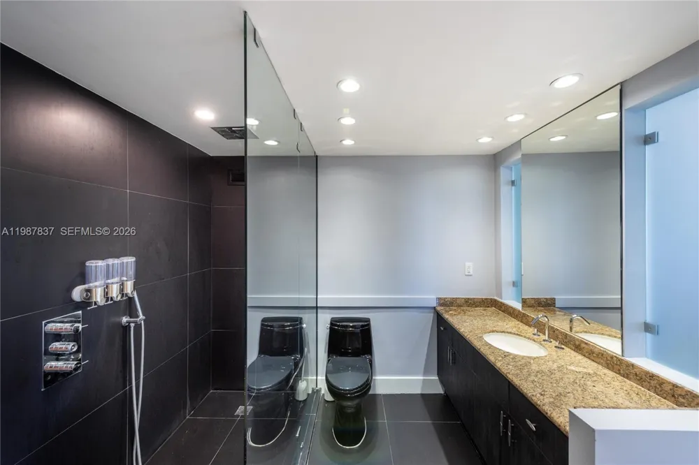 2301 Collins Ave #1009 Miami Beach, FL 33139