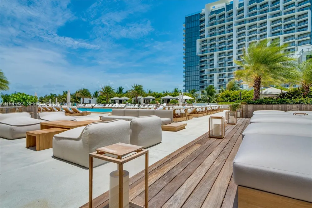 2301 Collins Ave #1009 Miami Beach, FL 33139