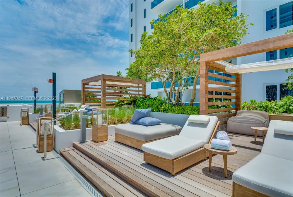 2301 Collins Ave #1009 Miami Beach, FL 33139