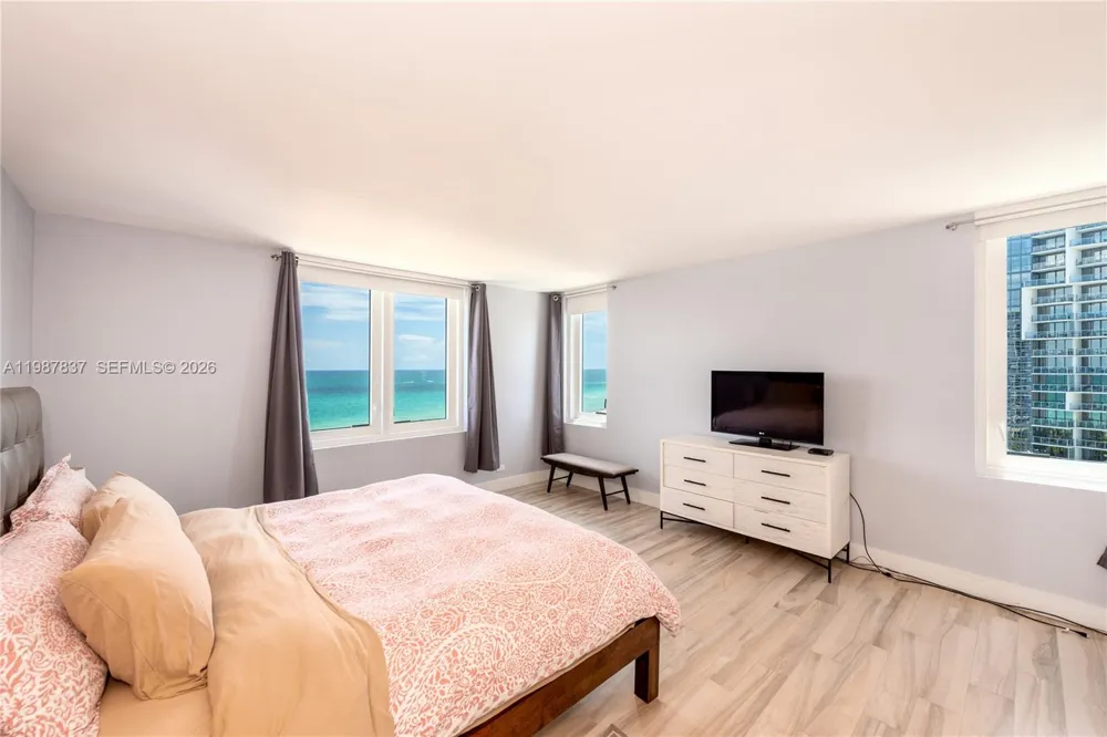 2301 Collins Ave #1009 Miami Beach, FL 33139
