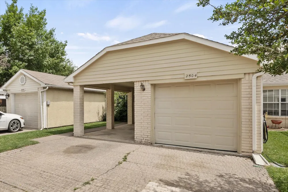 2504 Brook Hollow Court Mesquite, TX 75150