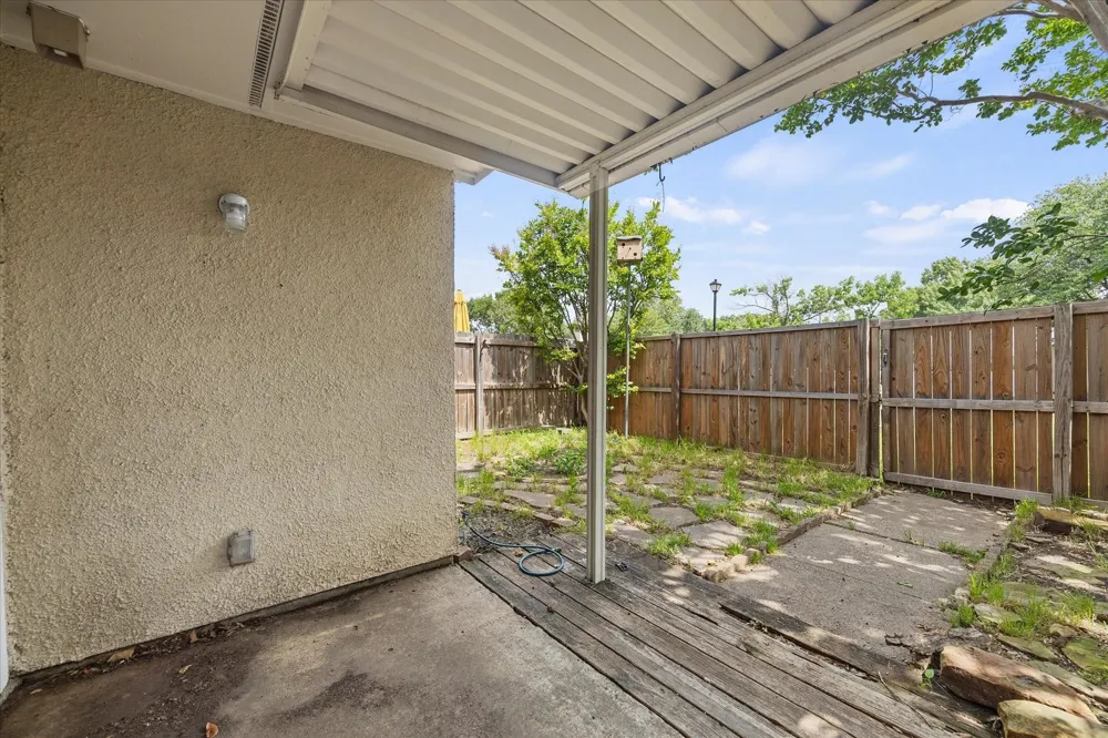2504 Brook Hollow Court Mesquite, TX 75150