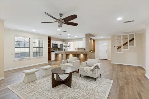 4220 Canyon Trail