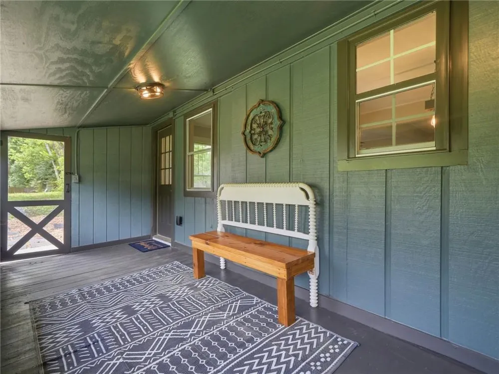 165 Cherokee Avenue Nelson, GA 30151
