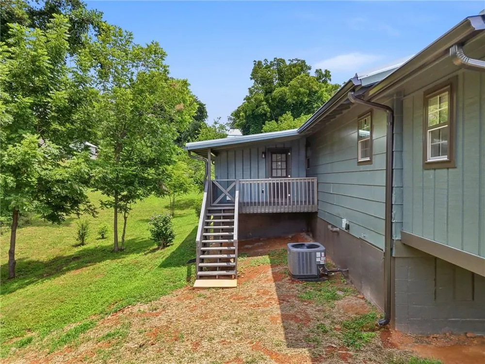 165 Cherokee Avenue Nelson, GA 30151