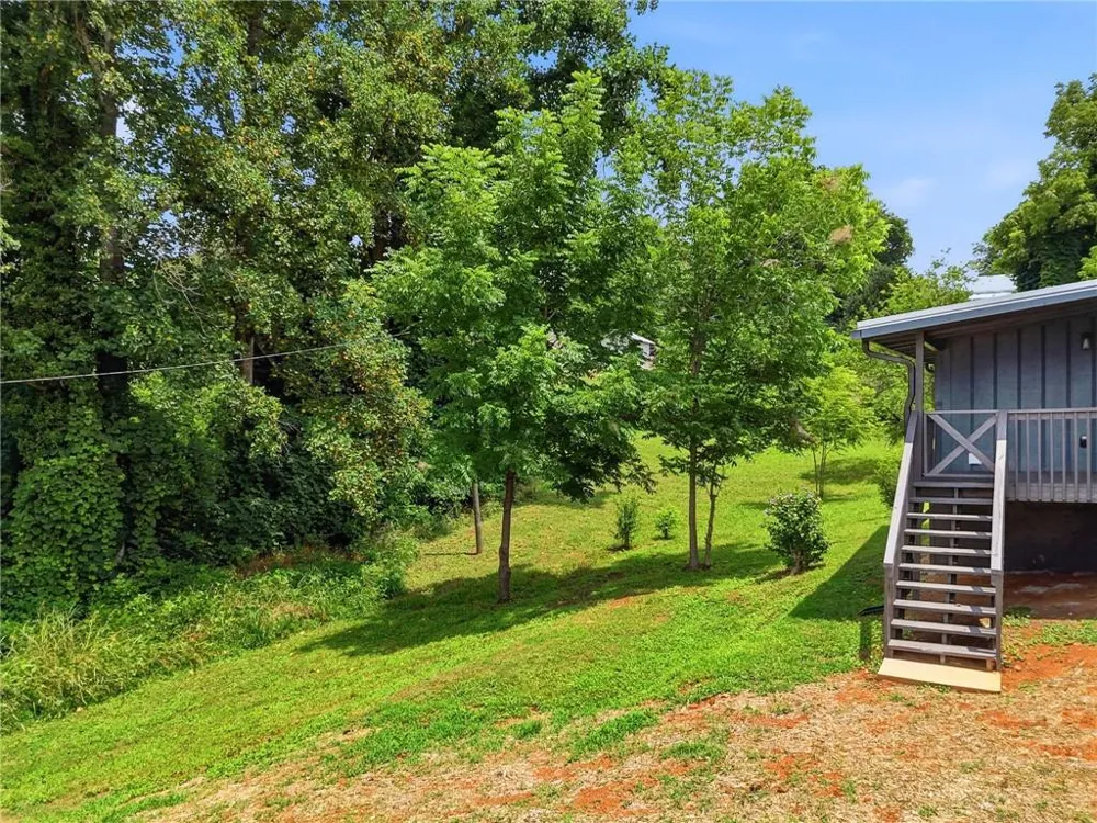 165 Cherokee Avenue Nelson, GA 30151