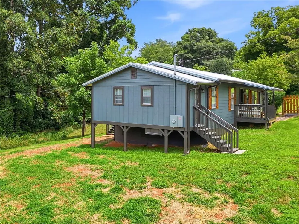 165 Cherokee Avenue Nelson, GA 30151