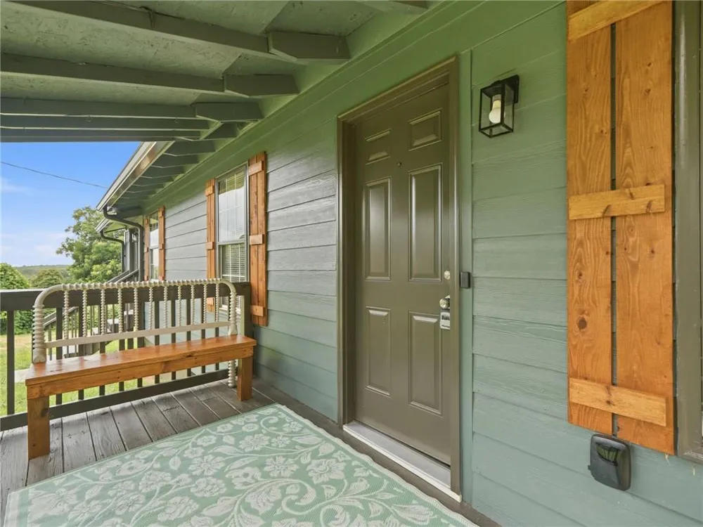 165 Cherokee Avenue Nelson, GA 30151
