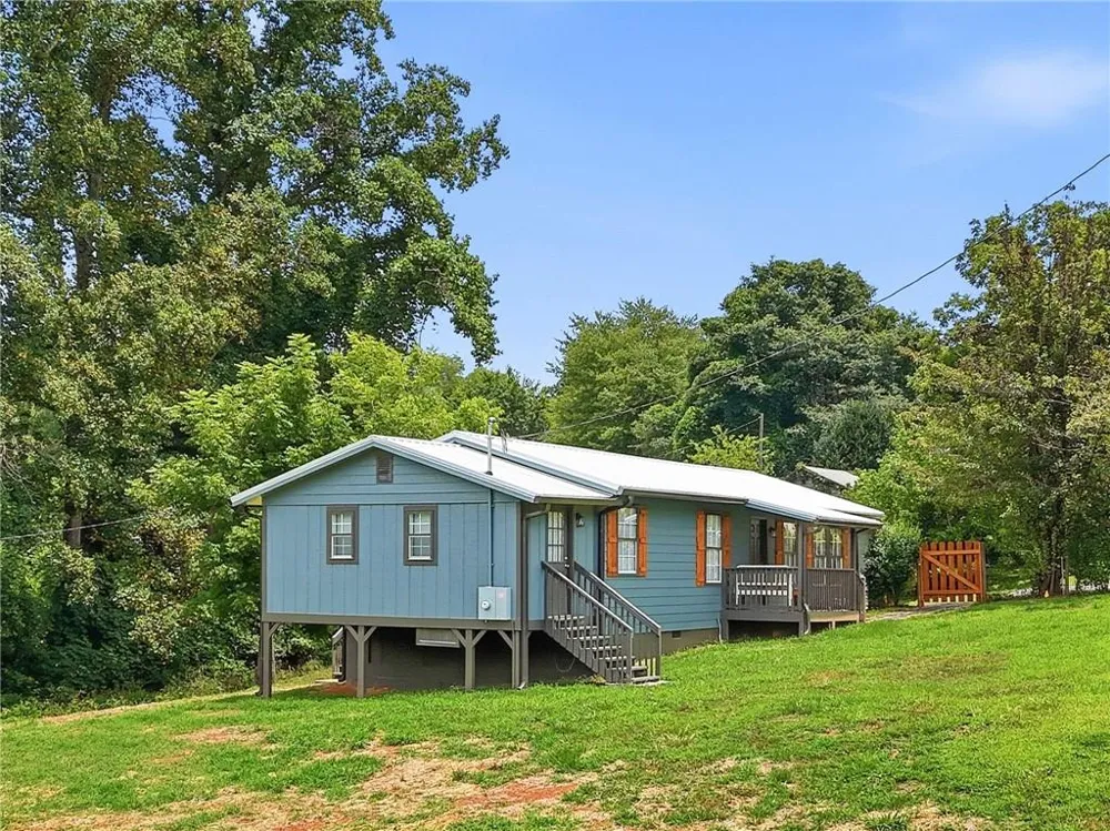 165 Cherokee Avenue Nelson, GA 30151