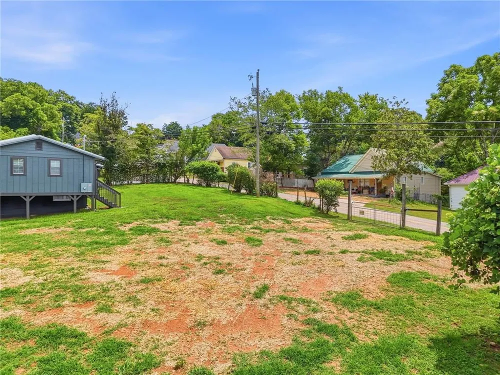 165 Cherokee Avenue Nelson, GA 30151