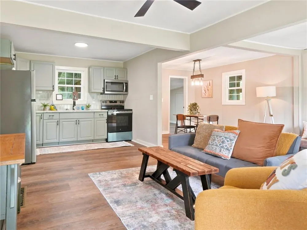 165 Cherokee Avenue Nelson, GA 30151