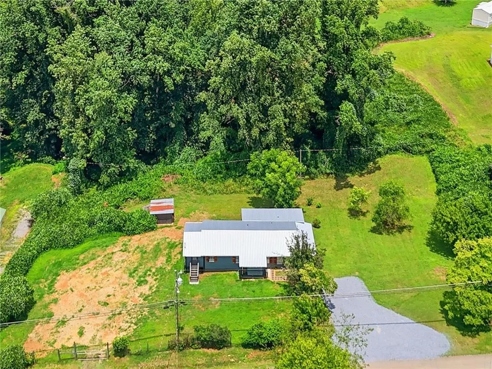 165 Cherokee Avenue Nelson, GA 30151