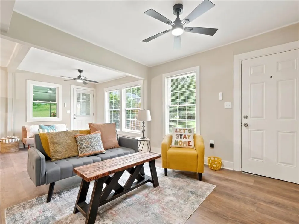 165 Cherokee Avenue Nelson, GA 30151
