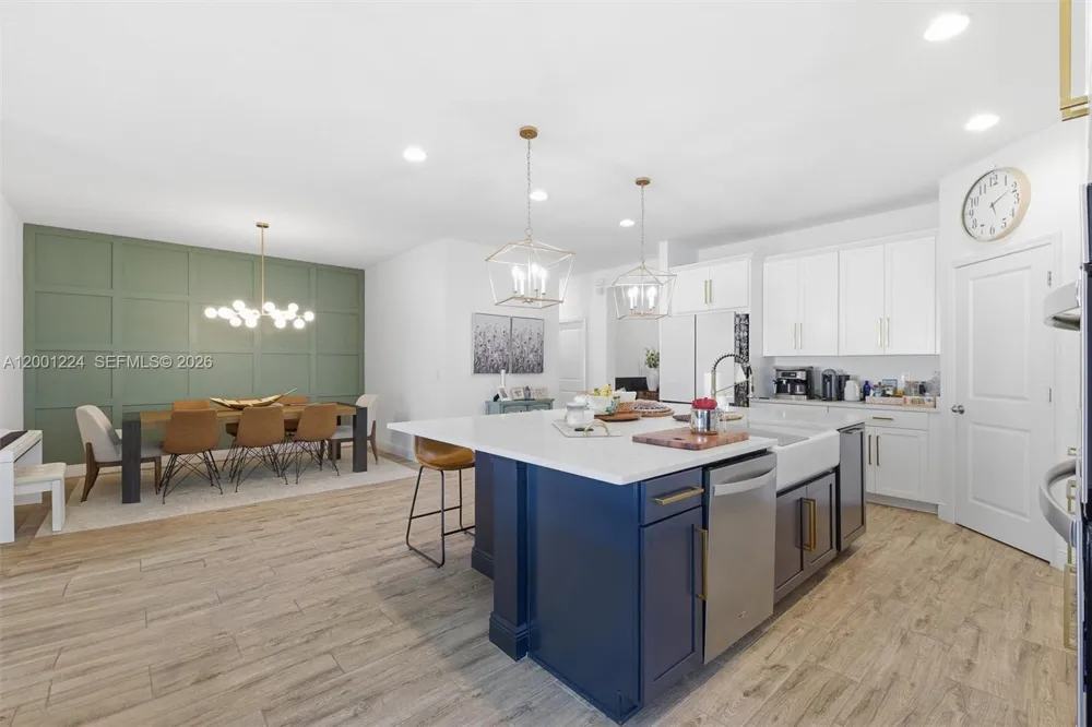 15033 LAKE BESSIE LOOP Winter Garden, FL 34787