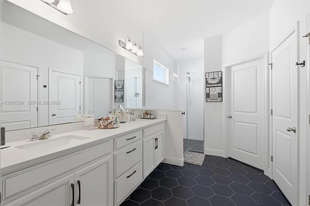 15033 LAKE BESSIE LOOP Winter Garden, FL 34787
