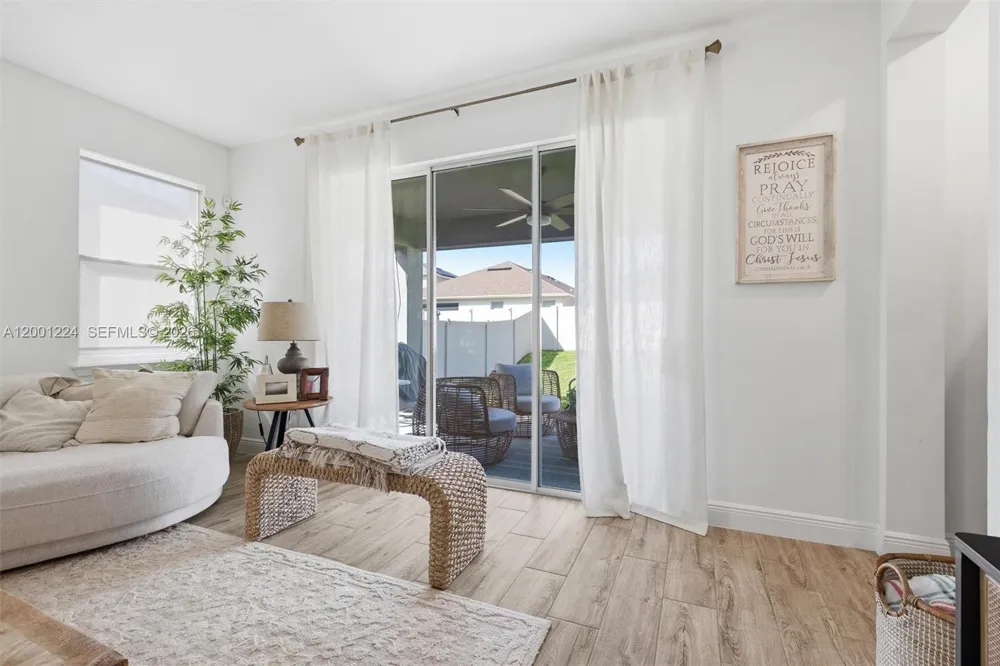 15033 LAKE BESSIE LOOP Winter Garden, FL 34787
