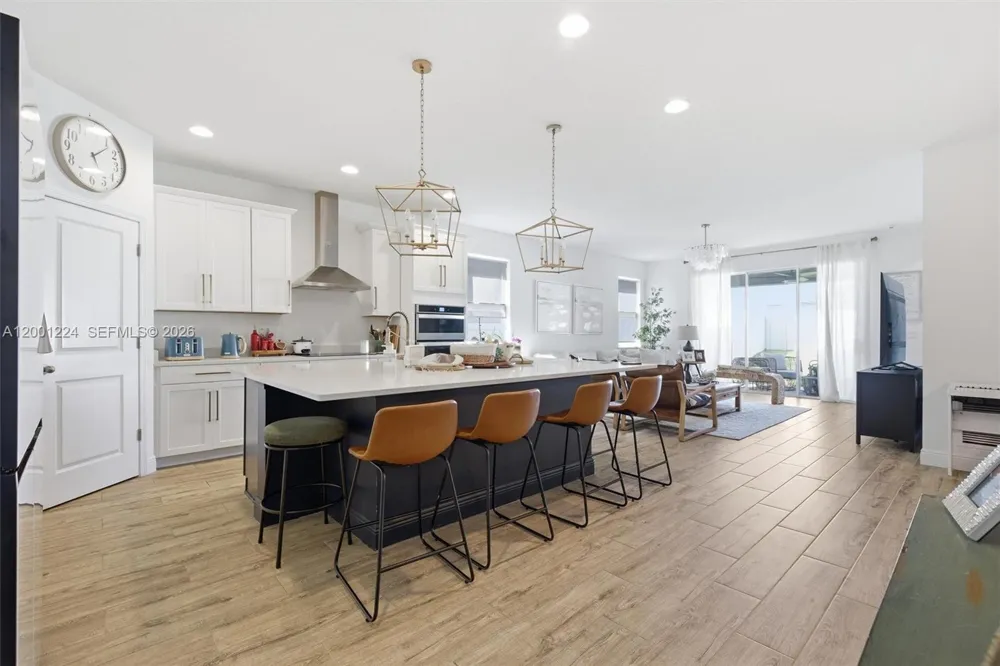 15033 LAKE BESSIE LOOP Winter Garden, FL 34787