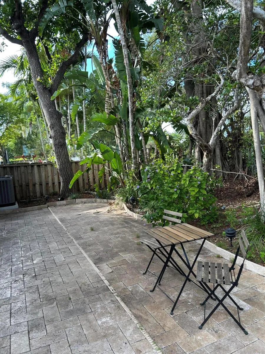10019 NW 5 STREET Plantation, FL 33324