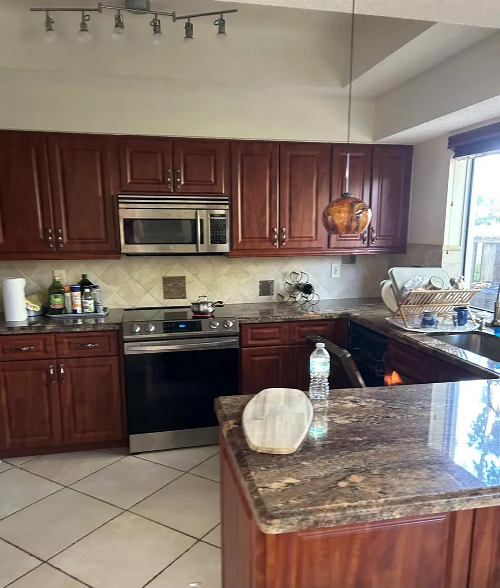 10019 NW 5 STREET Plantation, FL 33324