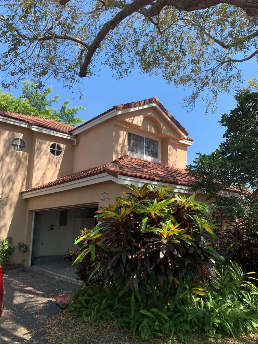 10019 NW 5 STREET Plantation, FL 33324